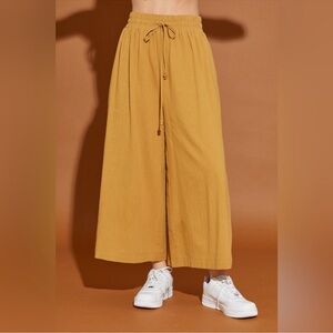 NWOT Mustard Seed Wide Leg cropped Cotton pants size M